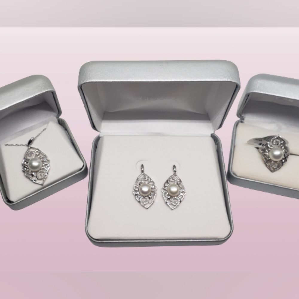 Fresh Water Pearl Pendant/Earrings/Ring Set with Diamond Accents